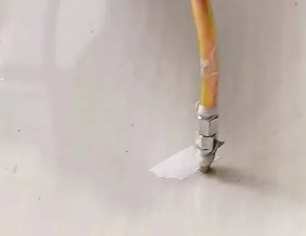 大庆瓷砖空鼓维修公司专业解答在瓷砖铺贴过程中，如果使用的砂料过粗（如全部使用了粗砂），可能会导致以下问题